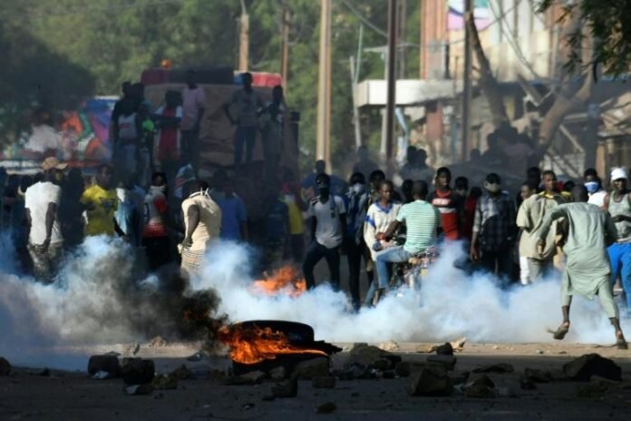 Bilan des arrestations lors des manifestations : 500 arrestations, 350 jeunes déférés et 150 envoyés en prison