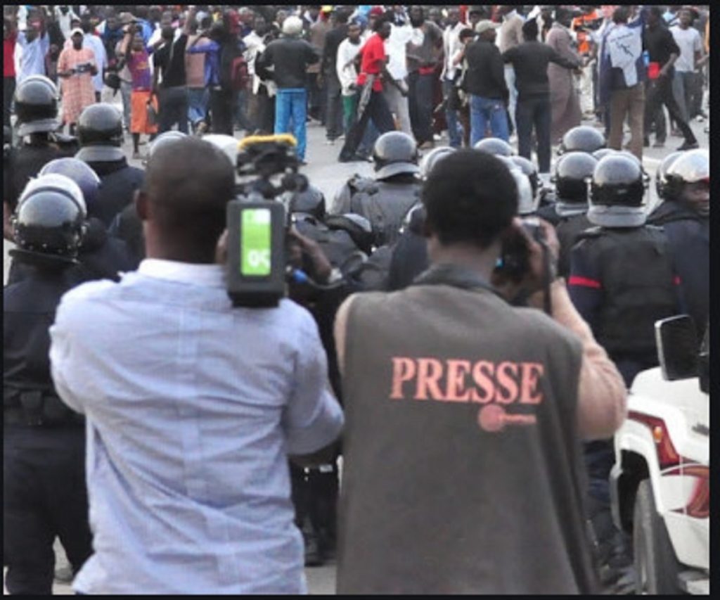 Des télévisions privées menacent de boycotter la retransmission de l’inauguration de le Stade du Sénégal si la RTS détient l’exclusivité du direct