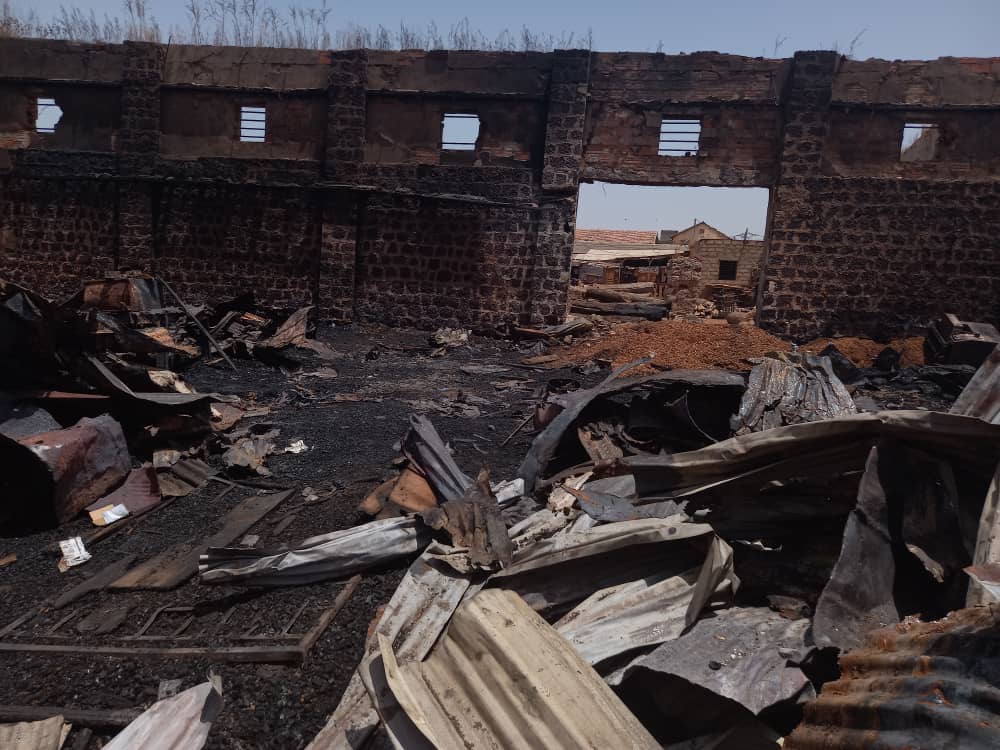 Incendie au marché Zinc de Kaolack : Le « Pakkou Bant » réduit en cendres, des dizaines millions partis en fumée