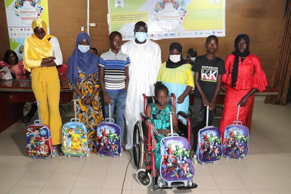 Saint-Louis-Remise de kits scolaires : Le service régional de l’Action Sociale assure les fournitures scolaires à 350 élèves