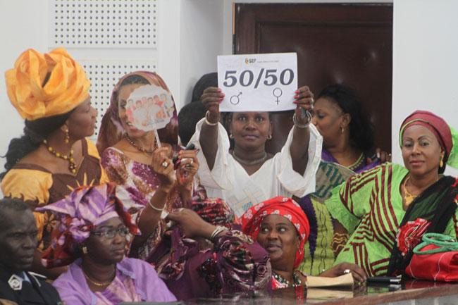 Locales 2022 : Les femmes veulent une application des décrets de la loi sur la parité