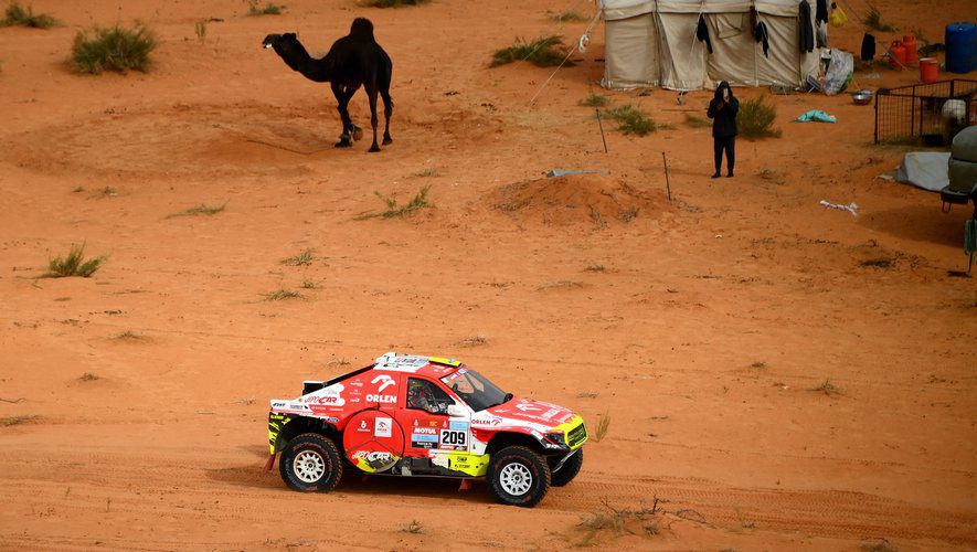 Explosion sur le Dakar 2022 : Jean Yves Le Drian évoque la piste terroriste et n’exclut pas l’arrêt de la course