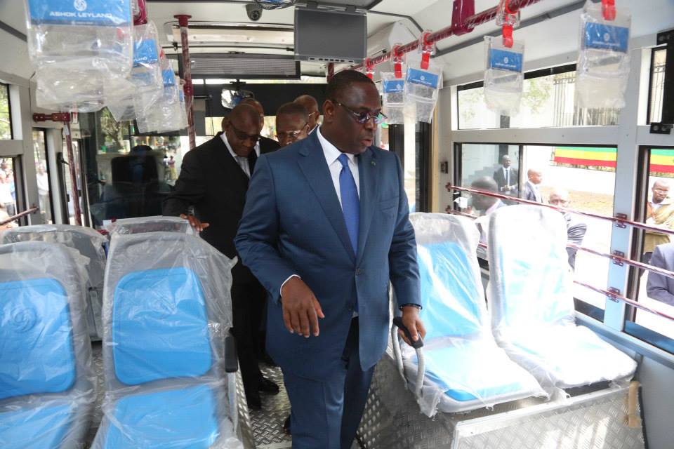 Modernisation du transport à Dakar : Macky Sall annonce l’acquisition de 400 bus sobres en carbone