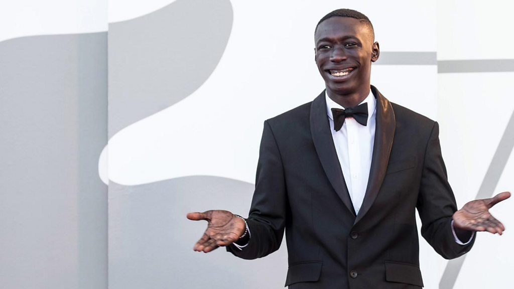 De TikToker à la mode : Khaby Lame dans le classement Forbes 2022 des moins de 30 ans dans la catégorie Art et Culture en Europe