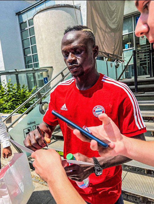 Sadio Mané est arrivé Munich pour passer sa visite médicale, puis signera son contrat