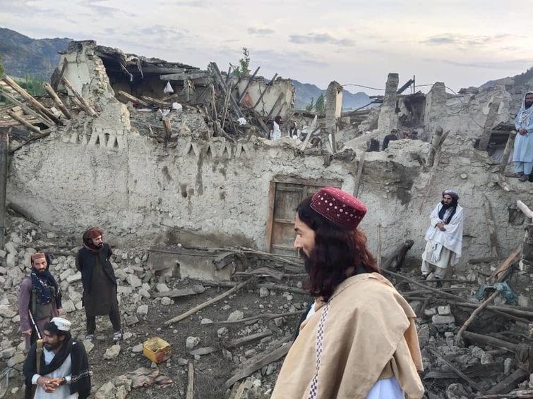 Un puissant séisme fait au moins 1000 morts en Afghanistan