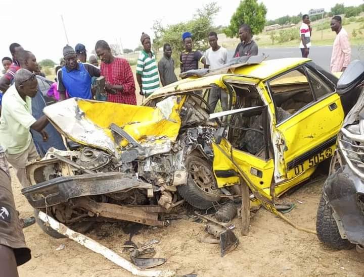 Diourbel : Deux morts après une collision entre un taxi et un véhicule de type 4×4