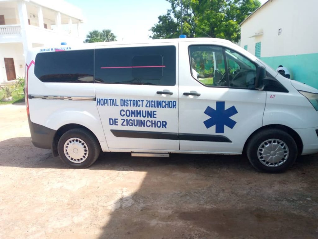 Ziguinchor : Trois (3) ambulances médicalisées et deux lieux de culte rénovés au profit des populations