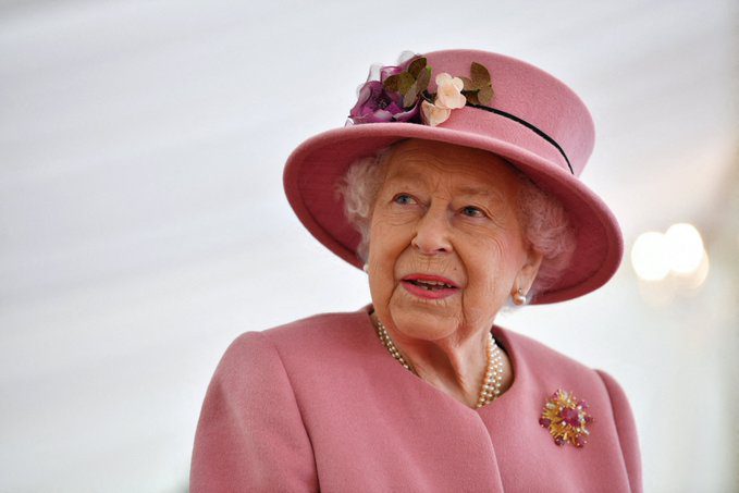 Les médecins de la reine Elizabeth II 96 ans « préoccupés » par son état de santé (palais)
