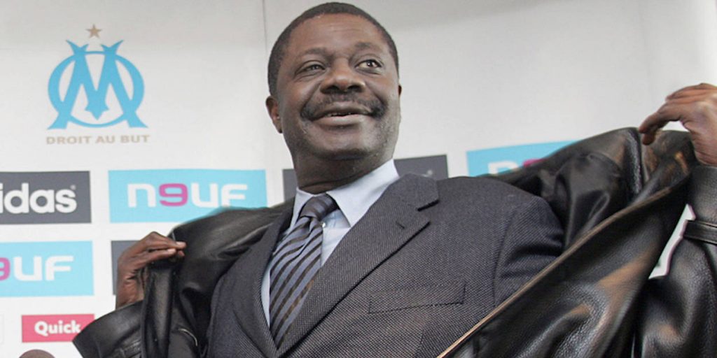 Le défunt dirigeant de l’OM Pape Diouf élevé au rang de commandeur de l’Ordre national du Lion