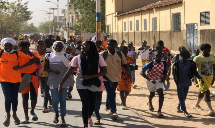 Tivaouane : Les cours arrêtés dans plusieurs écoles, les élèves exigent la libération des députés Massata Samb et Mamadou Niang
