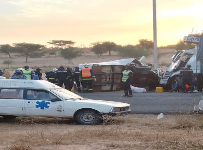 Accident de Louga : Macky Sall présente ses condoléances émues et évoque « la nécessité de renforcer les mesures de sécurité routière »