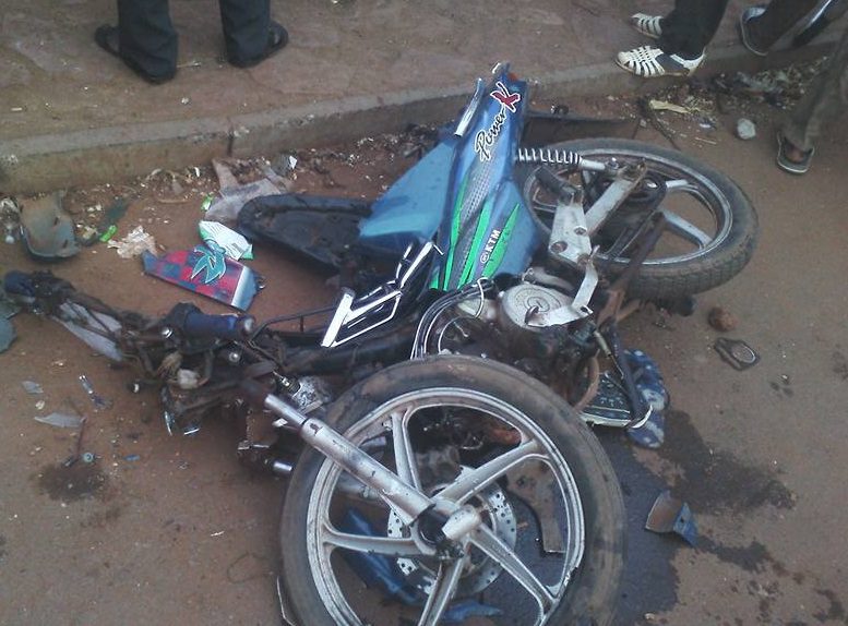 Deux morts dans un accident entre une moto Jakarta et un véhicule de transport sur l’axe Tivaouane-Ndiakhaté