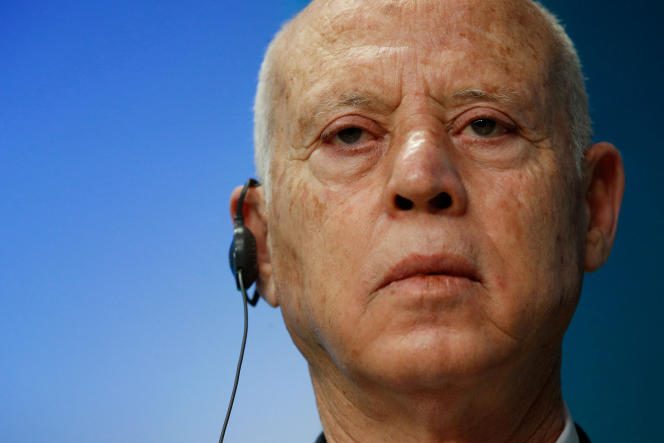 Charge virulente contre les migrants africains : Une vingtaine d’ONG tunisiennes dénoncent un discours « raciste et haineux » du président tunisien Kaïs Saïed