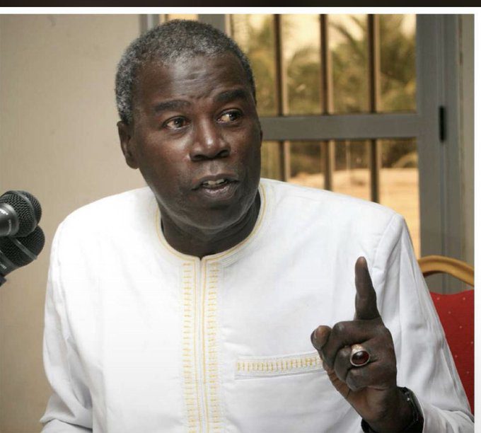 Décès du journaliste Mame Less Camara : Macky Sall rend hommage à « un seigneur de la plume et du verbe, un homme bon, intègre et généreux »