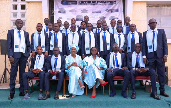 « Respectez l’éthique et la déontologie, mais surtout soyez humbles » : les 33 étudiants de la 50e promotion du Cesti, invités à s’inspirer de leur parrain Jean Meissa Diop