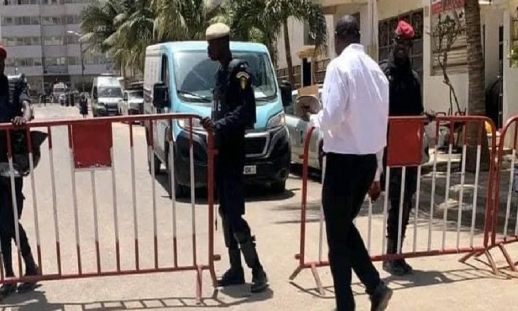 Cité Keur Gorgui/Levée des barrières autour du domicile d’Ousmane Sonko: « C’est un non événement », selon son chef de protocole