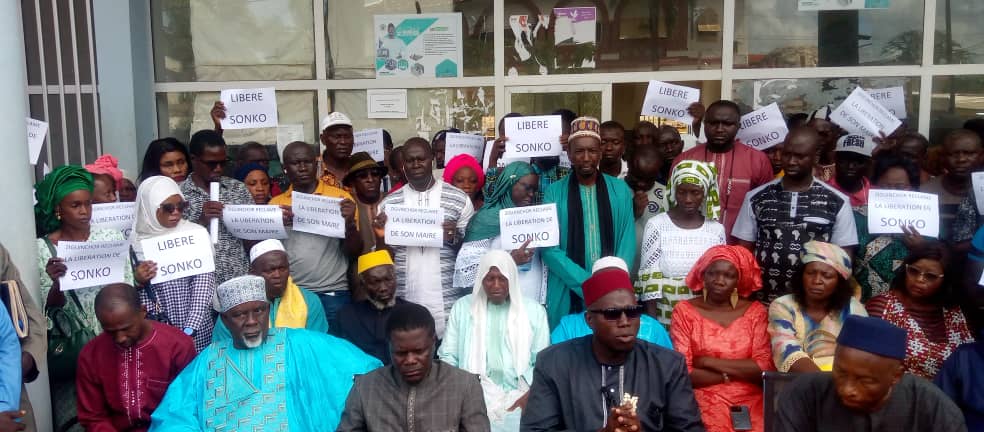 Ziguinchor : Rassemblement devant la mairie pour »réclamer la libération d’Ousmane Sonko »