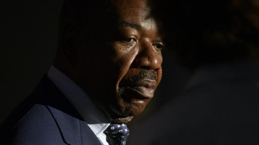 Après le coup d’Etat au Gabon, le général putschiste Brice Oligui Nguema annonce qu’ « Ali Bongo est mis à la retraite »