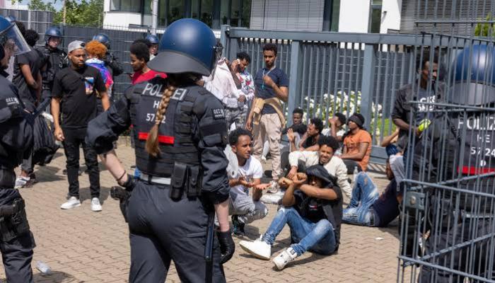Allemagne : violentes émeutes lors d’un festival érythréen, 228 personnes arrêtées