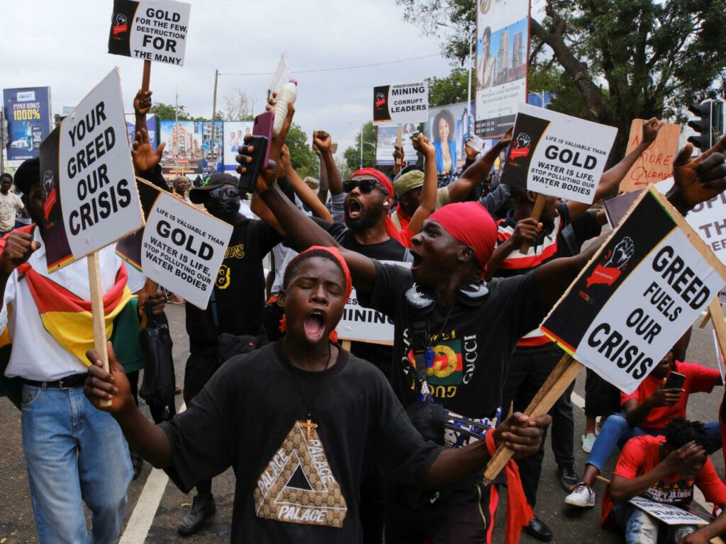 AU GHANA, LES COMMUNAUTÉS MONTENT AU FRONT CONTRE L’ORPAILLAGE ILLÉGAL