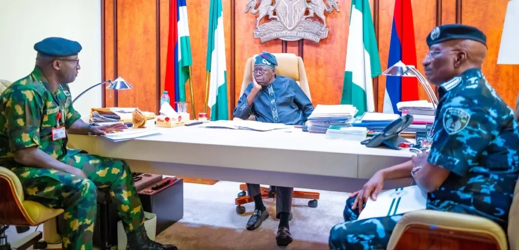 Nigéria : le président décrète l’état d’urgence sécuritaire national