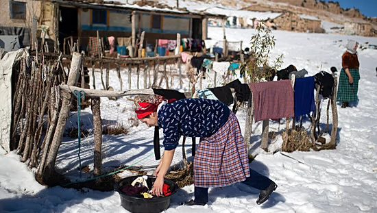 Maroc : le Haut Atlas plongé dans le froid, la neige perturbe le quotidien